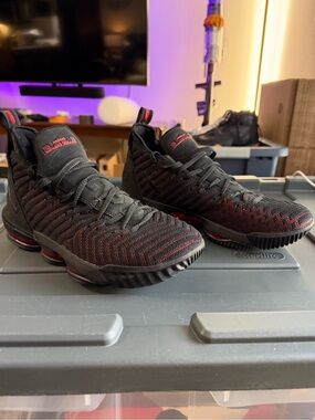 Nike LeBron 16 Fresh Bred AO2588-002 Men’s Size 12 Black Red Basketball